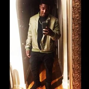 Meet your Posher, Derrick